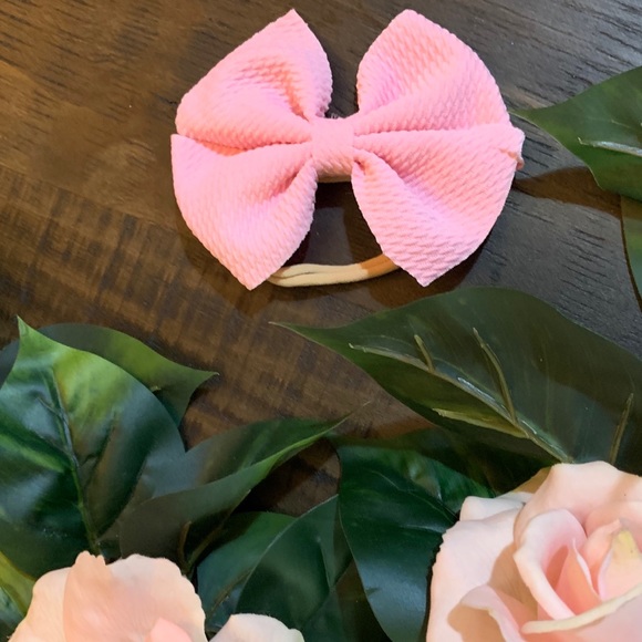 Nylon bow headband. - Picture 3 of 3